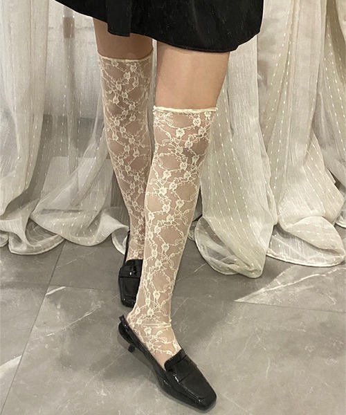 c.u.l（シーユーエル）の「フラワーレース ニーハイソックス レースソックス cula1127（ソックス/靴下・レディース・ブラック/アイボリー/ピンク/ホワイト・FREE）」の3枚目の写真