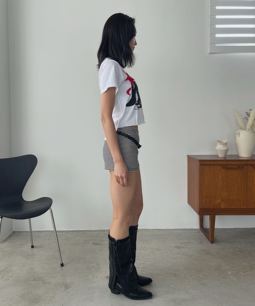 FOLLOWIN(フォロウィン)の「アシンメトリーロックプリントTシャツ(Tシャツ/カットソー・レディース・ブラック/ホワイト/ピンク・FREE)」の7枚目の写真