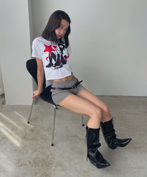 FOLLOWIN(フォロウィン)の「アシンメトリーロックプリントTシャツ(Tシャツ/カットソー・レディース・ブラック/ホワイト/ピンク・FREE)」の11枚目の写真