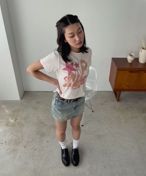 FOLLOWIN(フォロウィン)の「アシンメトリーロックプリントTシャツ(Tシャツ/カットソー・レディース・ブラック/ホワイト/ピンク・FREE)」の17枚目の写真