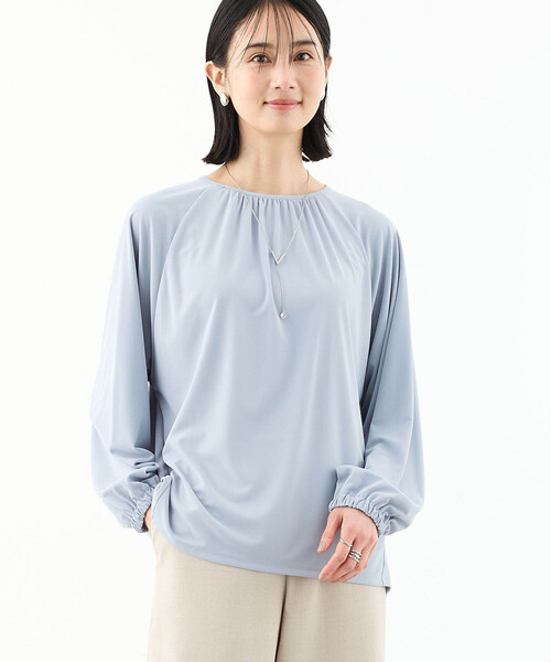 A/C DESIGN BY ALPHA CUBIC(エーシーデザインバイアルファキュービック)の「ギャザーカットソーブラウス【ストレッチ素材】(Tシャツ/カットソー・レディース・オフホワイト/ブラック/サックスブルー・M/L)」の9枚目の写真