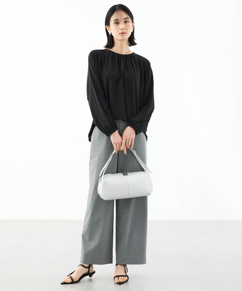 A/C DESIGN BY ALPHA CUBIC(エーシーデザインバイアルファキュービック)の「ギャザーカットソーブラウス【ストレッチ素材】(Tシャツ/カットソー・レディース・オフホワイト/ブラック/サックスブルー・M/L)」の6枚目の写真