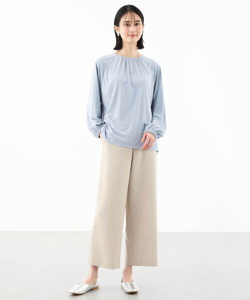 A/C DESIGN BY ALPHA CUBIC(エーシーデザインバイアルファキュービック)の「ギャザーカットソーブラウス【ストレッチ素材】(Tシャツ/カットソー・レディース・オフホワイト/ブラック/サックスブルー・M/L)」の21枚目の写真