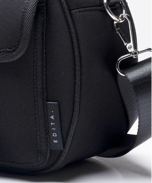 EDITA.（エディータ）の「ネオプレン ラウンド バックルポケット 2wayバッグ　2WAY / 軽量（ショルダーバッグ・レディース・ブラック/カーキオリーブ・FREE）」の17枚目の写真