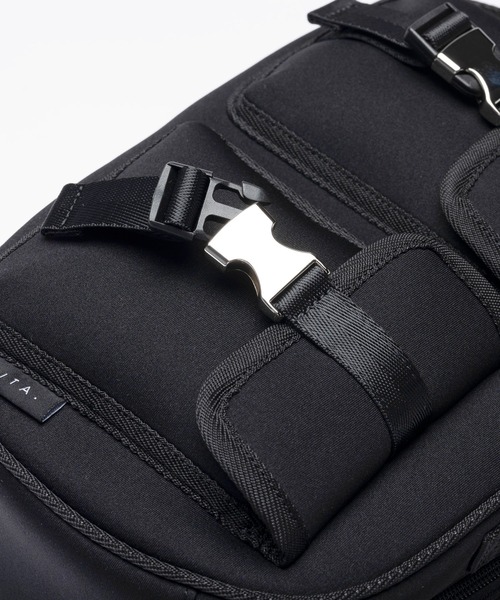EDITA.（エディータ）の「ネオプレン ラウンド バックルポケット 2wayバッグ　2WAY / 軽量（ショルダーバッグ・レディース・ブラック/カーキオリーブ・FREE）」の19枚目の写真