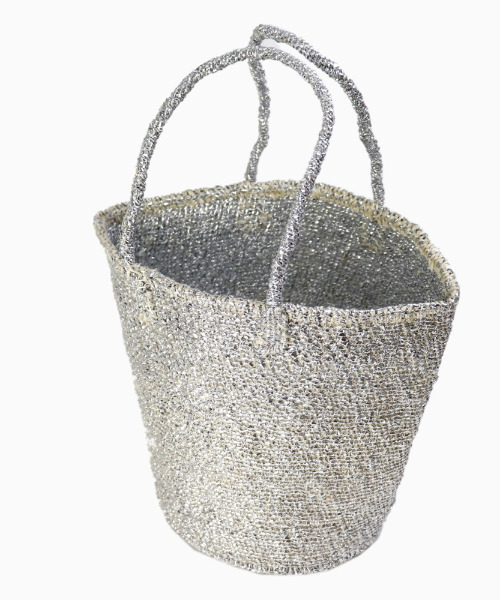 UNBILLION（アンビリオン）の「アフリカンスクエアー AFRICANSQUARE / プラスチックサイザルバッグ共手10x12（かごバッグ・レディース・シルバー・FREE）」の2枚目の写真