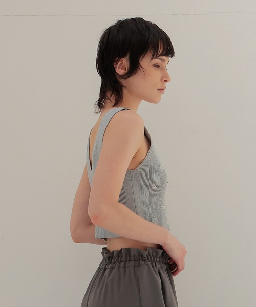 venit（ヴェニット）の「VENIT / acetate cotton flower bijou tank(アセテートコットンフラワービジュータンク)（ニット/セーター・レディース・グレー/ホワイト・38）」の3枚目の写真