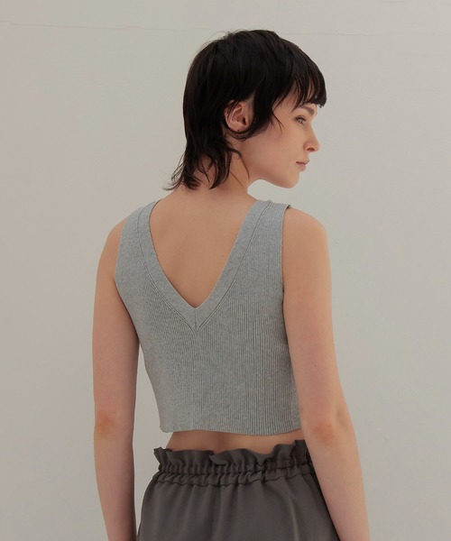 venit（ヴェニット）の「VENIT / acetate cotton flower bijou tank(アセテートコットンフラワービジュータンク)（ニット/セーター・レディース・グレー/ホワイト・38）」の4枚目の写真