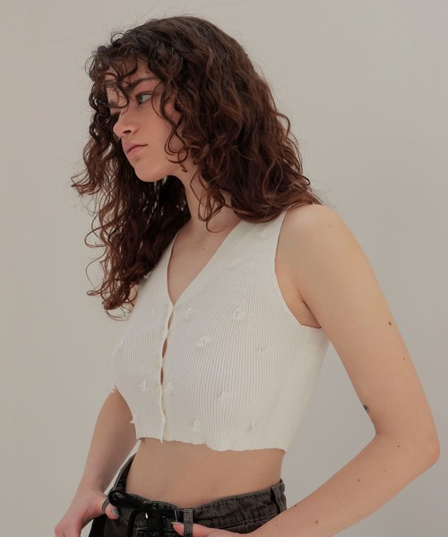 venit（ヴェニット）の「VENIT / acetate cotton flower bijou tank(アセテートコットンフラワービジュータンク)（ニット/セーター・レディース・グレー/ホワイト・38）」の13枚目の写真