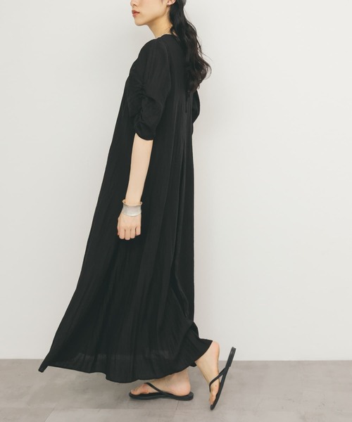 KBF(ケイビーエフ)の「ギャザースリーブフレアワンピース(ワンピース・レディース・チャコールグレー/イエロー系その他/ブラック・ONE)」の15枚目の写真