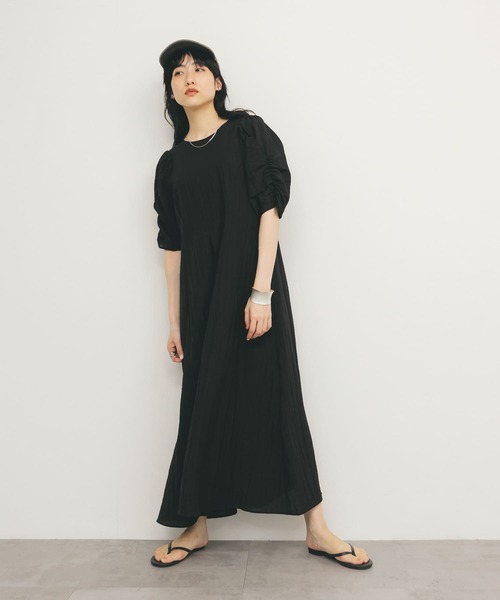 KBF(ケイビーエフ)の「ギャザースリーブフレアワンピース(ワンピース・レディース・チャコールグレー/イエロー系その他/ブラック・ONE)」の14枚目の写真