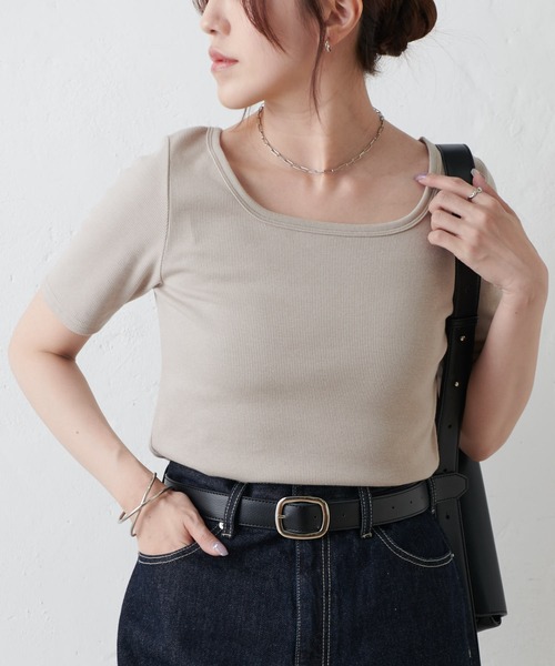 COLONY 2139（コロニートゥーワンスリーナイン）の「スクエアネックリブ半袖プルオーバー（Tシャツ/カットソー・レディース・ブラック/ホワイト/ブラウン/グレイッシュベージュ/チャコールグレー・SMALL/MEDIUM/LARGE）」の5枚目の写真