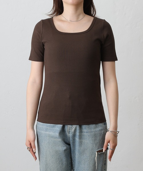 COLONY 2139（コロニートゥーワンスリーナイン）の「スクエアネックリブ半袖プルオーバー（Tシャツ/カットソー・レディース・ブラック/ホワイト/ブラウン/グレイッシュベージュ/チャコールグレー・SMALL/MEDIUM/LARGE）」の14枚目の写真