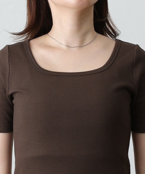 COLONY 2139（コロニートゥーワンスリーナイン）の「スクエアネックリブ半袖プルオーバー（Tシャツ/カットソー・レディース・ブラック/ホワイト/ブラウン/グレイッシュベージュ/チャコールグレー・SMALL/MEDIUM/LARGE）」の11枚目の写真