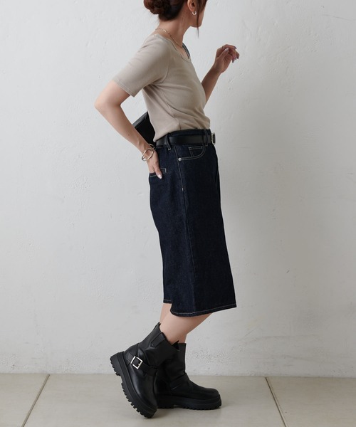 COLONY 2139（コロニートゥーワンスリーナイン）の「スクエアネックリブ半袖プルオーバー（Tシャツ/カットソー・レディース・ブラック/ホワイト/ブラウン/グレイッシュベージュ/チャコールグレー・SMALL/MEDIUM/LARGE）」の15枚目の写真