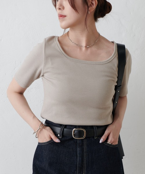 COLONY 2139（コロニートゥーワンスリーナイン）の「スクエアネックリブ半袖プルオーバー（Tシャツ/カットソー・レディース・ブラック/ホワイト/ブラウン/グレイッシュベージュ/チャコールグレー・SMALL/MEDIUM/LARGE）」の19枚目の写真