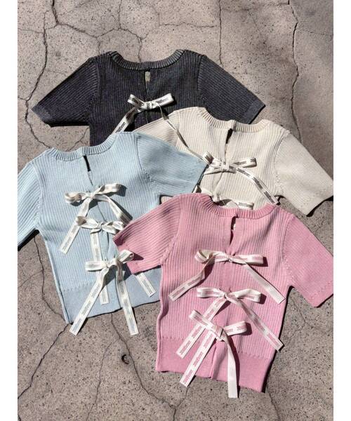 EVRIS（エヴリス）の「ハーフスリーブバックオープンリボンニットトップス（ニット/セーター・レディース・ブラック/ブルー/ピンク/ベージュ・FREE）」の3枚目の写真