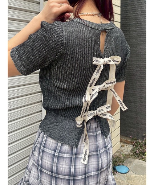 EVRIS（エヴリス）の「ハーフスリーブバックオープンリボンニットトップス（ニット/セーター・レディース・ブラック/ブルー/ピンク/ベージュ・FREE）」の2枚目の写真