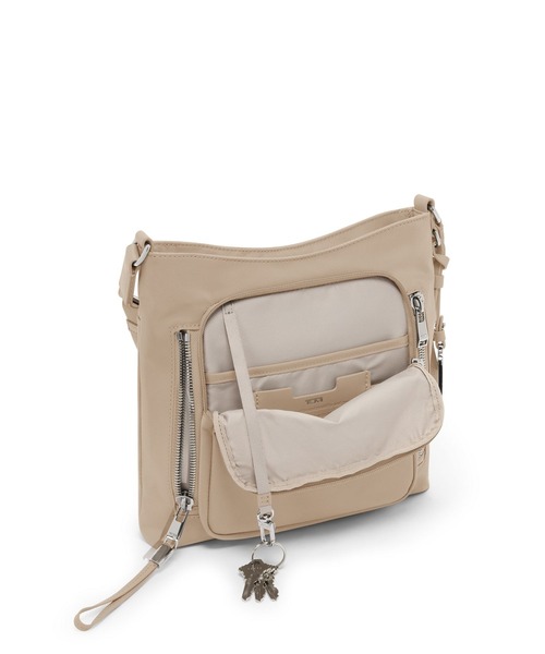 TUMI（トゥミ）の「VOYAGEUR 「テイラー」クロスボディ（ショルダーバッグ・レディース・ブラック×ゴールド/ブラウン系その他/ブラック×グレー/オートミール/インディゴブルー・FREE）」の9枚目の写真