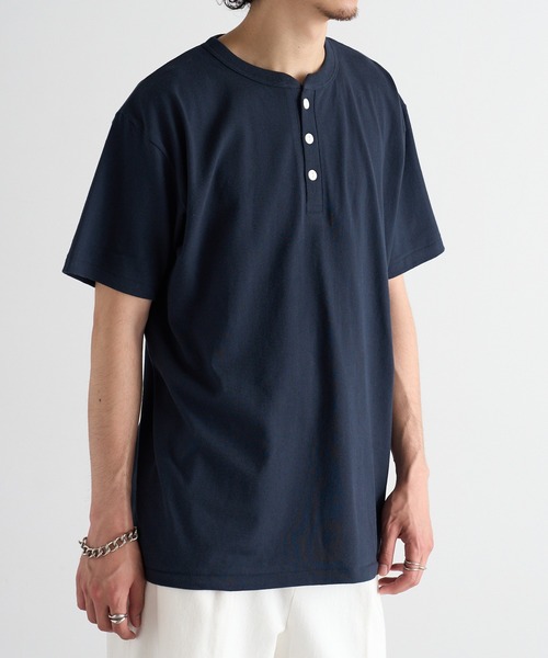 CROSS & STITCH(クロスステッチ)の「【Cross&Stitch】オープンエンド マックスウェイト ヘンリーネックTシャツ OE1120(Tシャツ/カットソー・メンズ・ホワイト/インディゴブルー/ネイビー/スミクロ/ブラック/アーミー/ナチュラル/グレー・S/M/L/XL)」の11枚目の写真