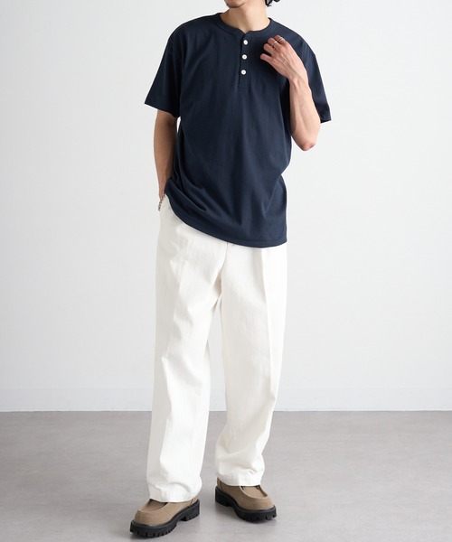CROSS & STITCH(クロスステッチ)の「【Cross&Stitch】オープンエンド マックスウェイト ヘンリーネックTシャツ OE1120(Tシャツ/カットソー・メンズ・ホワイト/インディゴブルー/ネイビー/スミクロ/ブラック/アーミー/ナチュラル/グレー・S/M/L/XL)」の10枚目の写真