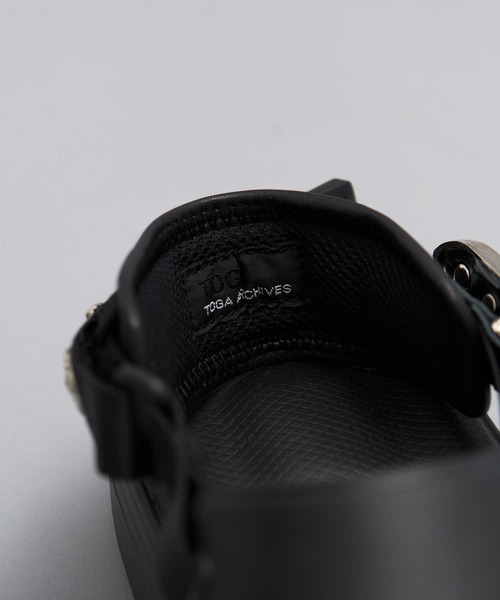 TOGA PULLA（トーガ　プルラ）の「《ZOZOTOWN限定》【TOGA PULLA/トーガプルラ】CAPPO TOGA × SUICOKE SP/トーガ×スイコック ラバーサンダル（サンダル・レディース・ブラック・24/25/26/27）」の14枚目の写真