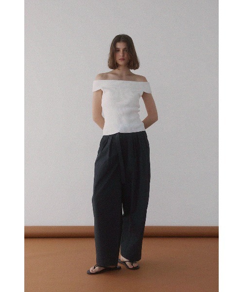 ALEXIA STAM（アリシアスタン）の「Barrel Leg Pants /ワイドタックパンツ（その他パンツ・レディース・カーキ/チャコールグレー・S/M）」の4枚目の写真