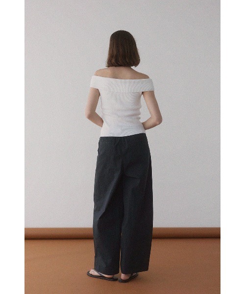 ALEXIA STAM（アリシアスタン）の「Barrel Leg Pants /ワイドタックパンツ（その他パンツ・レディース・カーキ/チャコールグレー・S/M）」の5枚目の写真