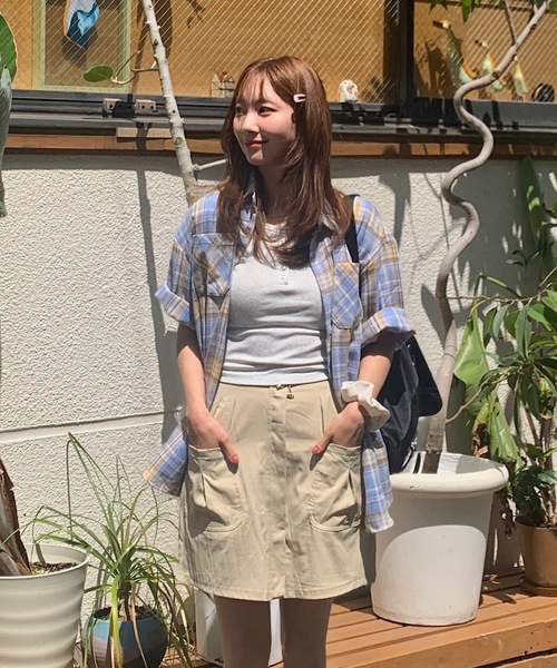 SHEPP(シープ)の「ヘンリーネック コンパクト半袖Tシャツ 華奢見せ スタイルアップ(Tシャツ/カットソー・レディース・ブラック/ホワイト/オートミール・M)」の22枚目の写真