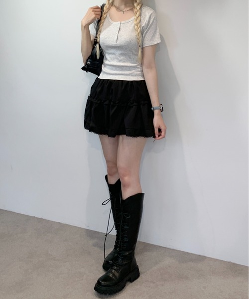 SHEPP(シープ)の「ヘンリーネック コンパクト半袖Tシャツ 華奢見せ スタイルアップ(Tシャツ/カットソー・レディース・ブラック/ホワイト/オートミール・M)」の8枚目の写真