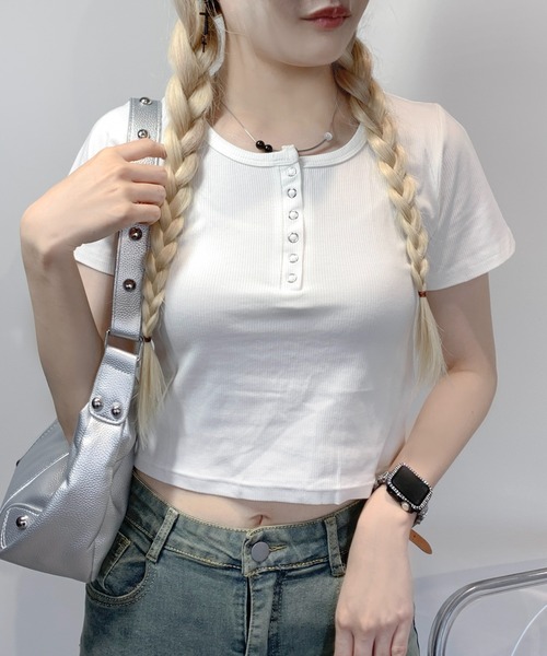 SHEPP(シープ)の「ヘンリーネック コンパクト半袖Tシャツ 華奢見せ スタイルアップ(Tシャツ/カットソー・レディース・ブラック/ホワイト/オートミール・M)」の10枚目の写真