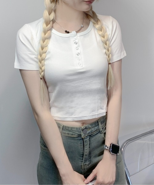 SHEPP(シープ)の「ヘンリーネック コンパクト半袖Tシャツ 華奢見せ スタイルアップ(Tシャツ/カットソー・レディース・ブラック/ホワイト/オートミール・M)」の12枚目の写真