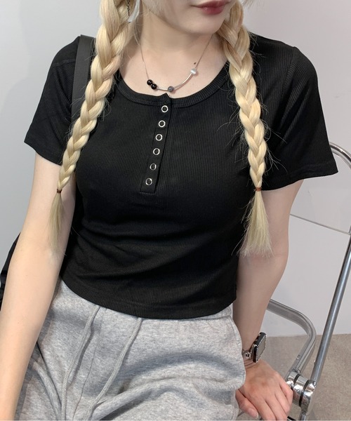 SHEPP(シープ)の「ヘンリーネック コンパクト半袖Tシャツ 華奢見せ スタイルアップ(Tシャツ/カットソー・レディース・ブラック/ホワイト/オートミール・M)」の14枚目の写真
