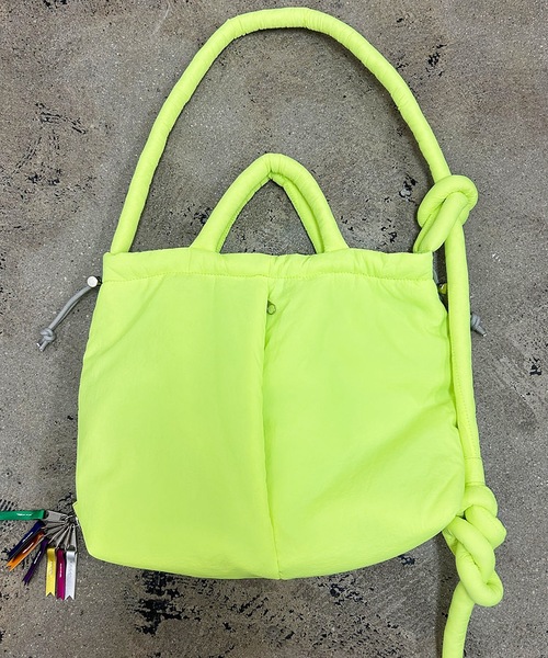 COMMON WARE（コモンウェアー）の「EM:cheek チーク puff kinchaku 2WAY tote パフ巾着2WAYショルダーバッグ（ショルダーバッグ・レディース・ブラック/パープル/グレー/イエロー・FREE）」の10枚目の写真