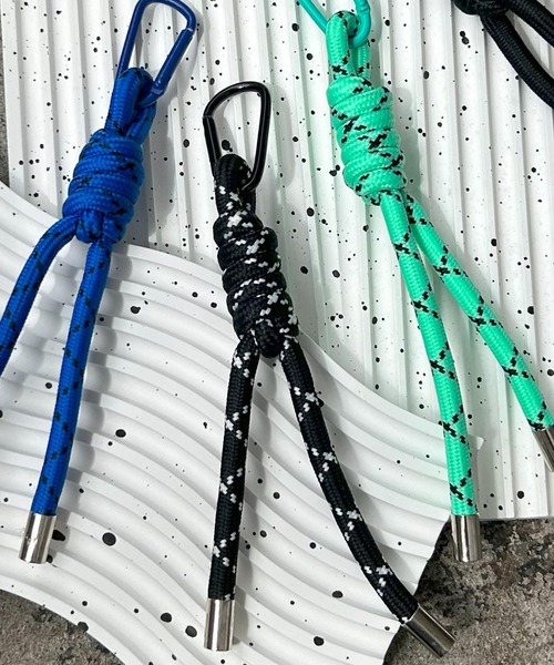 VitaFelice（ヴィータフェリーチェ）の「コードストラップチャーム パラコードキーホルダー カラビナ付き（チャーム・レディース・ブラック/ブラウン/ブラック系/ミント/ブルー系・FREE）」の3枚目の写真