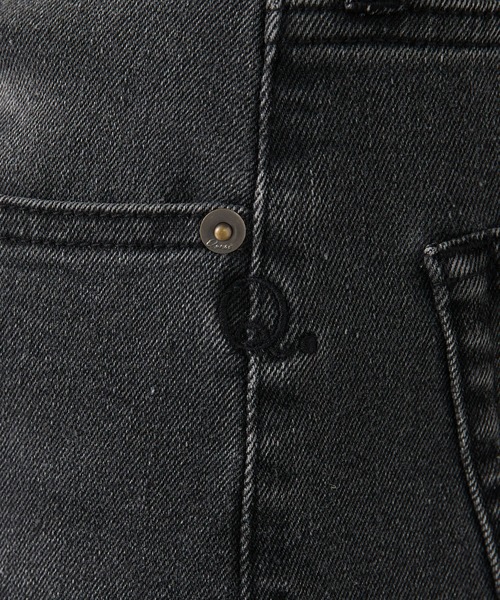 COLLAGE GALLARDAGALANTE（コラージュガリャルダガランテ）の「Q.anos/セルフカットフレアデニム（デニムパンツ・レディース・ブルー/ブラック/インディゴブルー・1/0）」の12枚目の写真