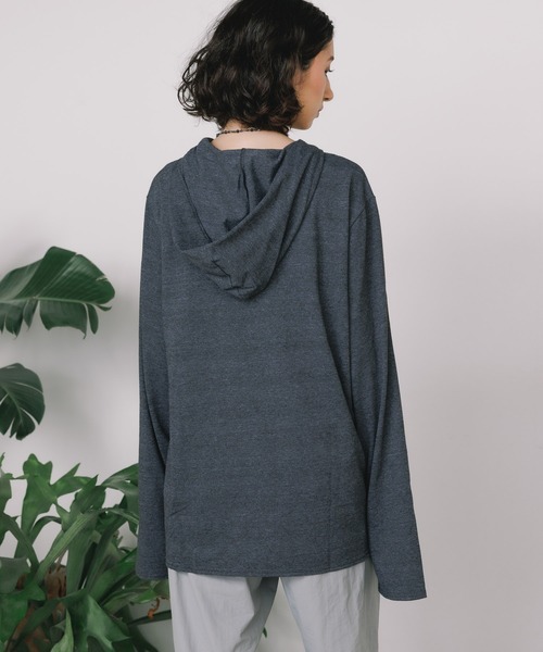 THE NORTH FACE(ザノースフェイス)の「日本未発売 THE NORTH FACE/ザノースフェイス L/S ワンポイントロゴ フード付き プルオーバーロングスリーブTシャツ(パーカー・レディース・ブルー/スミクロ/グレー・L/M/XL)」の8枚目の写真