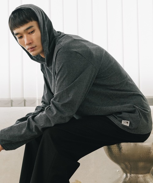 THE NORTH FACE(ザノースフェイス)の「日本未発売 THE NORTH FACE/ザノースフェイス L/S ワンポイントロゴ フード付き プルオーバーロングスリーブTシャツ(パーカー・レディース・ブルー/スミクロ/グレー・L/M/XL)」の12枚目の写真