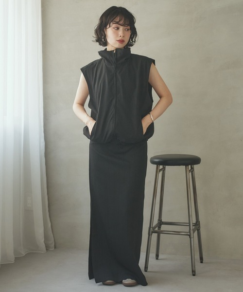 LAULEN(ローレン)の「stand collar zipper vest /スタンドカラーフロントジッパーベスト(ベスト・レディース・ベージュ/ブラック・FREE)」の7枚目の写真