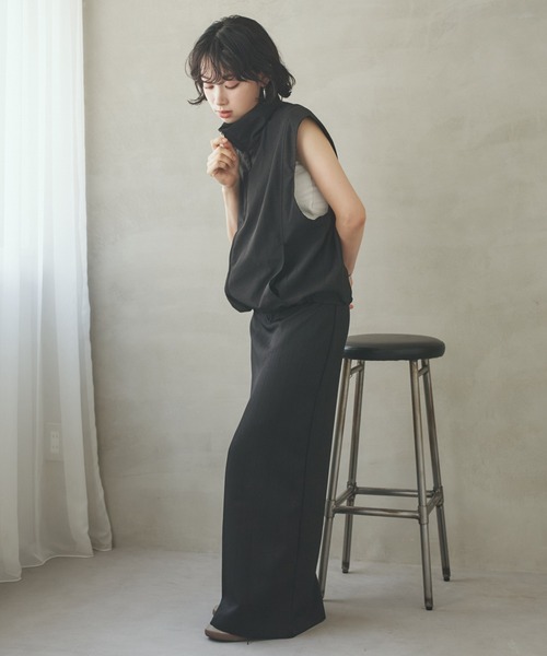 LAULEN(ローレン)の「stand collar zipper vest /スタンドカラーフロントジッパーベスト(ベスト・レディース・ベージュ/ブラック・FREE)」の8枚目の写真