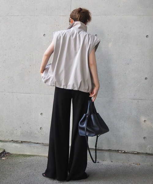 LAULEN(ローレン)の「stand collar zipper vest /スタンドカラーフロントジッパーベスト(ベスト・レディース・ベージュ/ブラック・FREE)」の12枚目の写真