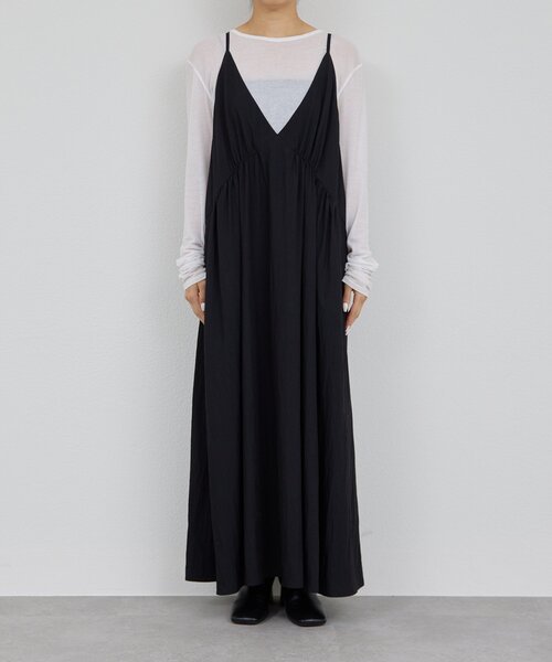 GALLARDAGALANTE(ガリャルダガランテ)の「【万能ワンピース】【オールシーズン活躍】ディープVキャミワンピース(ワンピース・レディース・オフホワイト/ブラック/グレイッシュベージュ・FREE)」の18枚目の写真
