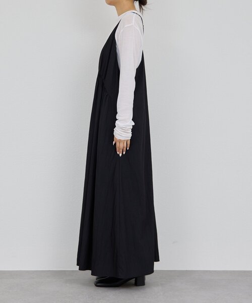 GALLARDAGALANTE(ガリャルダガランテ)の「【万能ワンピース】【オールシーズン活躍】ディープVキャミワンピース(ワンピース・レディース・オフホワイト/ブラック/グレイッシュベージュ・FREE)」の17枚目の写真