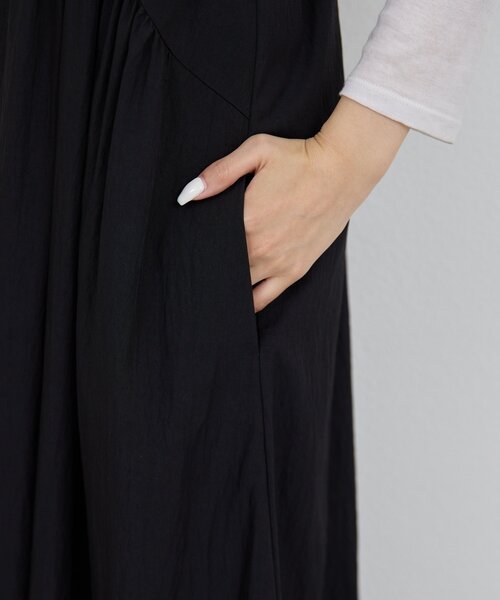 GALLARDAGALANTE(ガリャルダガランテ)の「【万能ワンピース】【オールシーズン活躍】ディープVキャミワンピース(ワンピース・レディース・オフホワイト/ブラック/グレイッシュベージュ・FREE)」の13枚目の写真