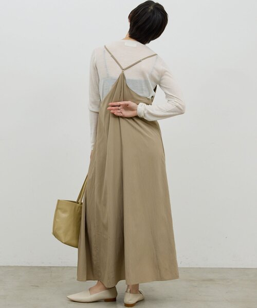 GALLARDAGALANTE(ガリャルダガランテ)の「【万能ワンピース】【オールシーズン活躍】ディープVキャミワンピース(ワンピース・レディース・オフホワイト/ブラック/グレイッシュベージュ・FREE)」の8枚目の写真