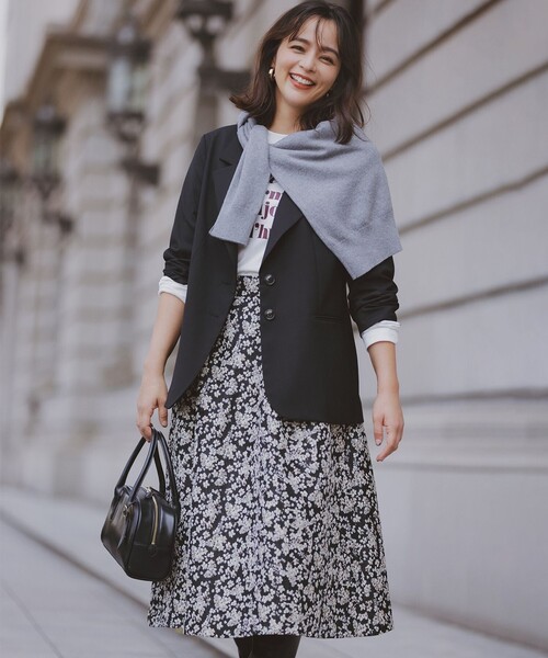 組曲（クミキョク）の「ハンサムツイル ジャケット（テーラードジャケット・レディース・ブラック系/グレー系/ベージュ系・2/3）」の4枚目の写真