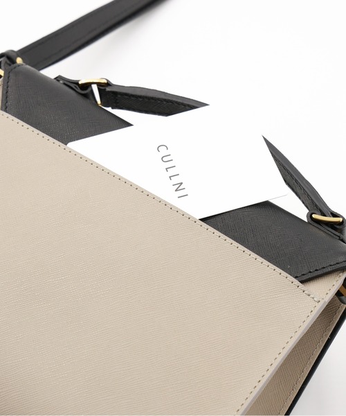 CULLNI(クルニ)の「Clasp lock Leather Pocket Hand Bag(ショルダーバッグ・メンズ・ブルーグリーン/ブラウン系/ブラック/オフホワイト/グレー・ONESIZE)」の17枚目の写真