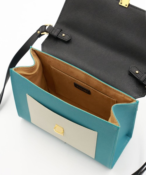 CULLNI(クルニ)の「Clasp lock Leather Pocket Hand Bag(ショルダーバッグ・メンズ・ブルーグリーン/ブラウン系/ブラック/オフホワイト/グレー・ONESIZE)」の22枚目の写真