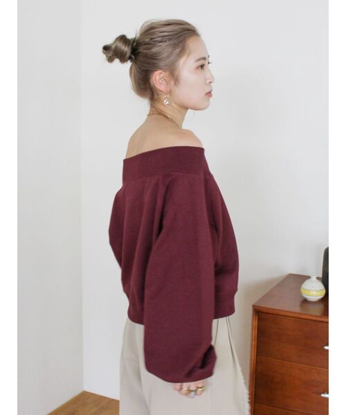 Ungrid（アングリッド）の「オフショルスウェット（スウェット・レディース・ボルドー/グリーン系その他/ライトグレー/ブラック・FREE）」の16枚目の写真