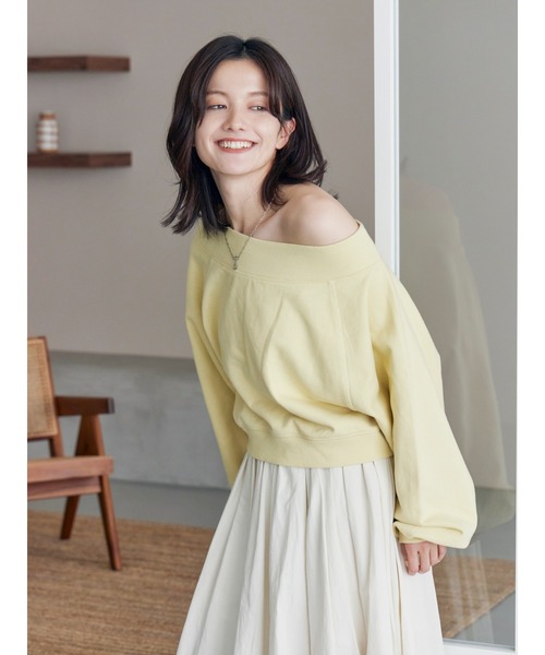 Ungrid（アングリッド）の「オフショルスウェット（スウェット・レディース・ボルドー/グリーン系その他/ライトグレー/ブラック・FREE）」の10枚目の写真